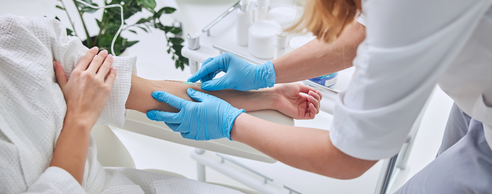 Perfuzie cu NAD+, Vitamina C, Glutation și Complex B – Energie și Detoxifiere